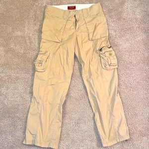 Hollister women’s size 7 khaki cargo straight leg pants